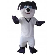 Freundliches schwarz-weißes Hundemaskottchen-Kostüm im weißen T-Shirt Tier