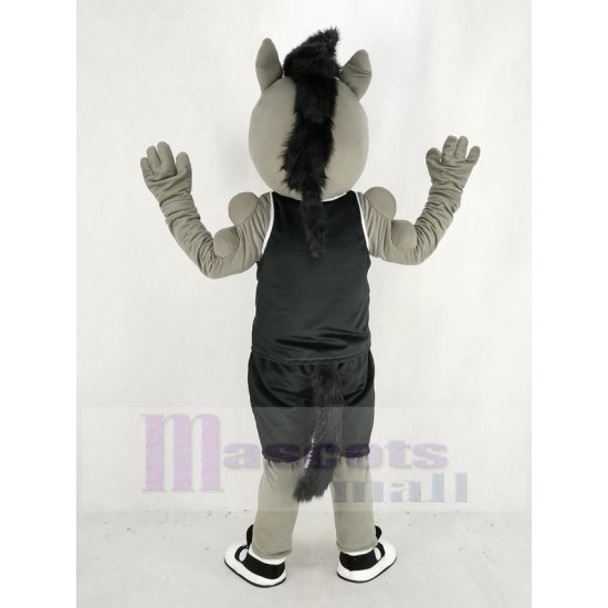 Graue Macht Mustang-Pferd Maskottchen Kostüm in schwarzer Sportbekleidung Tier