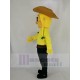 Cowgirl Maskottchen Kostüm im gelben Mantel Menschen