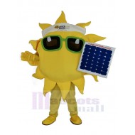 Sol divertido Sosteniendo un panel solar Traje de la mascota