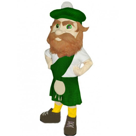 Highlander con disfraz de mascota de sombrero verde Gente